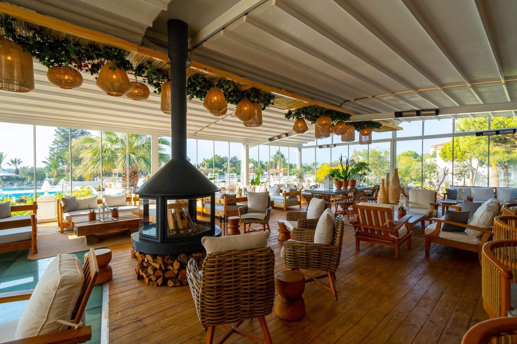 MW Phokaia Beach & Resort - Teras Bar & Green House